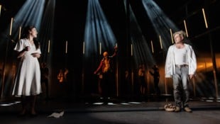 Philip Brunnader Gemma Vannuzzi als Julia und Lukas Spinka als Romeo