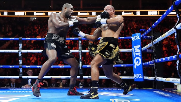 Daniel Dubois (li.) ließ Fabio Wardley nicht den Hauch einer Chance.