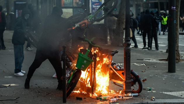 Am Samstag ist es in Frankreich zu schweren Ausschreitungen bei den landesweiten Protesten ...