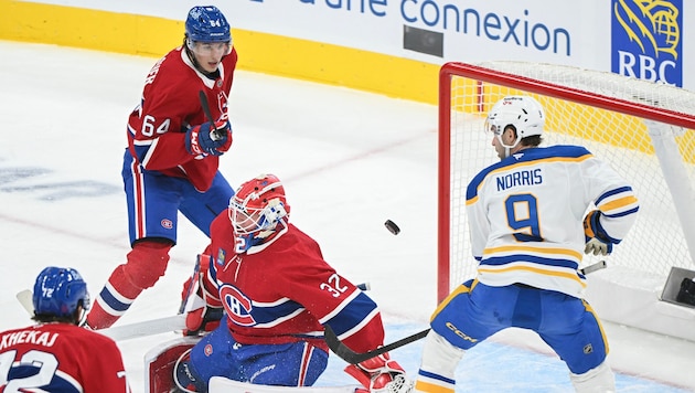 David Reinbacher (Nummer 64) war beim Sieg der Canadiens dabei.