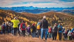Einen goldeneren Herbsttag hätte der Skikaiser nicht schöner bestellen können.