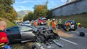 Viele Schaulustige behinderten nach einem Unfall bei Kitzbühel die Arbeit der Ersthelfer.