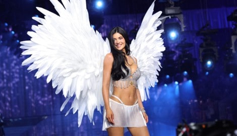 Weil Kylie Jenner den heiß begehrten Fantasy Bra tragen durfte, gab es Ärger hinter den Kulissen ...