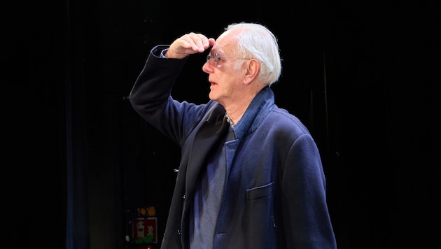 Der Entertainer hat kein Auto mehr! Harald Schmidt hat seinen Jaguar verschenkt und fährt mit ...
