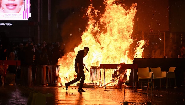 In Mailand wurde ebenfalls Feuer gelegt.