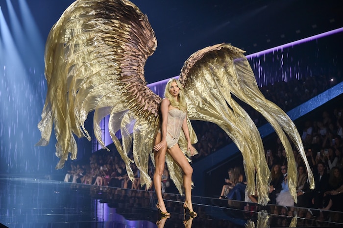 Elsa Hosk durfte auch die größten Flügel anlegen.