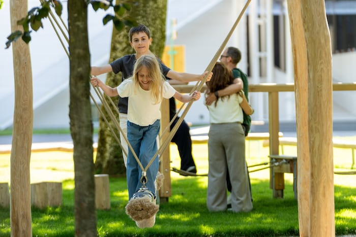 Im Laufe der acht Stationen lernen Kinder und Erwachsene, Emotionen zu benennen und neue Wege im ...
