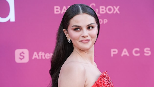 Popstar Selena Gomez schockt mit einem Geständnis: Nikotin-Vapes hätten ihre markante Stimme ...