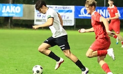 Der 17-jährige Leon Staudacher (l.) erzielte drei Tore.