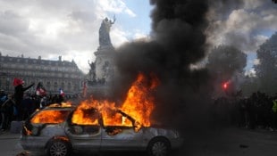 AP/Thibault Camus Bei landesweiten Protesten in Frankreich kam es zu beispiellosen Ausschreitungen und ...