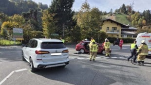 Die beiden Autos krachten bei der Kreuzung bei Werfen zusammen