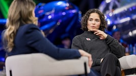 Julia Scheib bei ServusTV