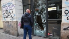 Bei den Ausschreitungen wurden Geschäfte zerstört und geplündert.
