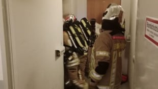 Die Feuerwehr fand die leblose Frau in der Wohnung.