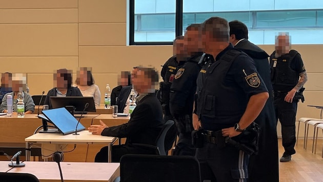 Der angeklagte 48-Jährige im Landesgericht Korneuburg (NÖ).