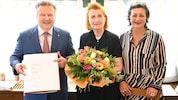 Elfriede Jelinek (M.), Bürgermeister Michael Ludwig und Kulturstadträtin Veronica Kaup-Hasler ...