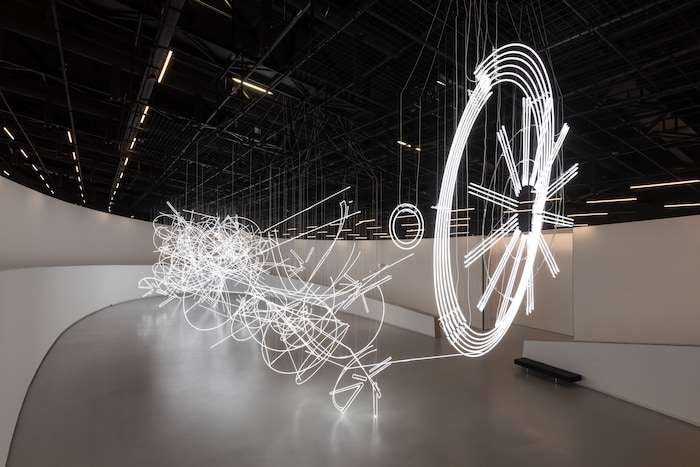 Installation in der Ausstellungshalle.