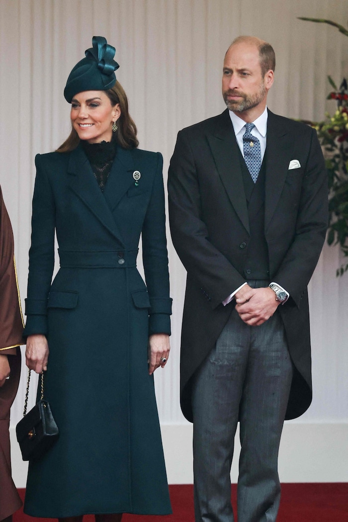 Prinzessin Kate zeigte sich in Grün, eine der Farben der Flagge des Omans. Prinz William ...