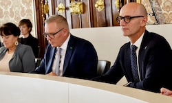 Manuela Khom, Mario Kunasek und Willibald Ehrenhöfer stehen hinter dem Budget. 