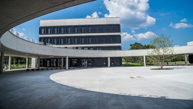 Die Hochschule in Baden bildet Lehrer für die Pflichtschulstufe im Land aus. Rund um die ...