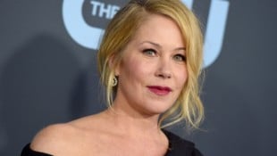 Christina Applegate hat eine Fehldiagnose erhalten, sie hat doch keine MS.