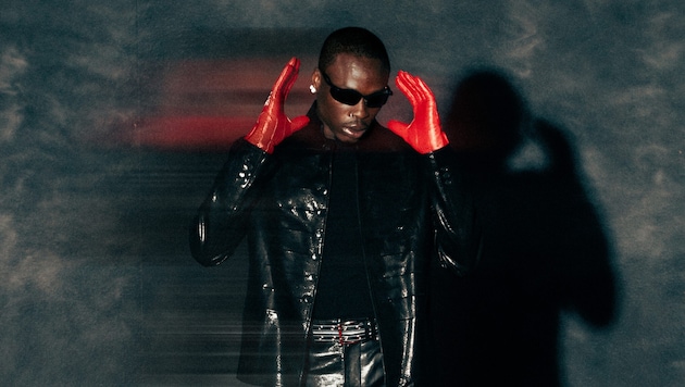 Am 16. Oktober veröffentlichte Afrobeat-Star Fireboy DML sein fünftes Studioalbum, das den Namen ...