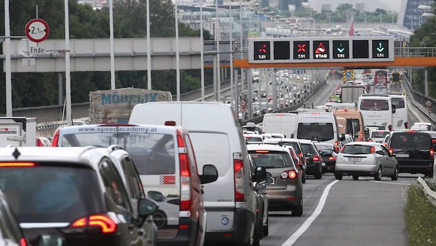 Auf der Tangente staute es sich im Mittwoch-Frühverkehr (Symbolbild).