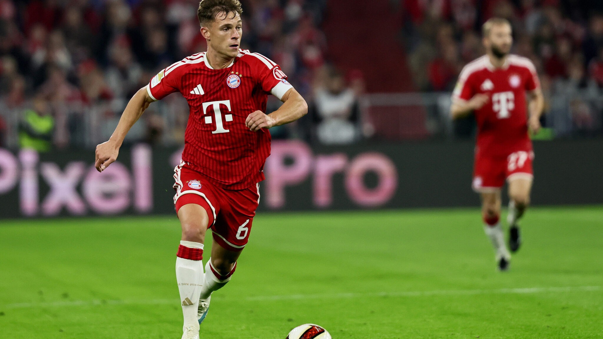 Tragédia a Bayern sztárjánál: Kimmich hiányzik a BL-rangadóról