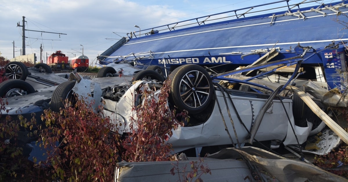 Großes Aufräumen nach Bahnhofsinferno in Kledering