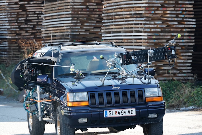Auf das Auto wurde ganz schön viel Kamera-Technik geschraubt.
