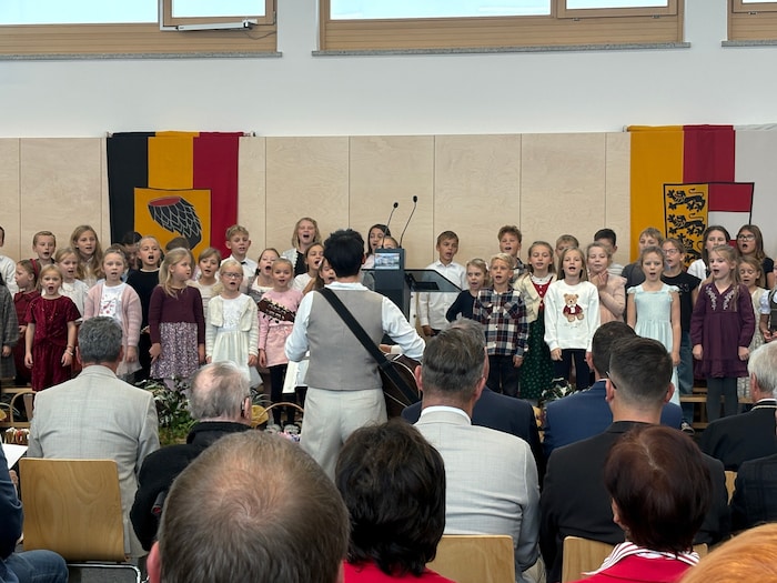 Musikalisch wurde die Eröffnung von den Griffner Schülern und Kindergartenkindern umrahmt.