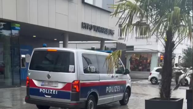 Erhöhte Polizeipräsenz in der Landeshauptstadt. Am Himmel kreiste die „Libelle“.