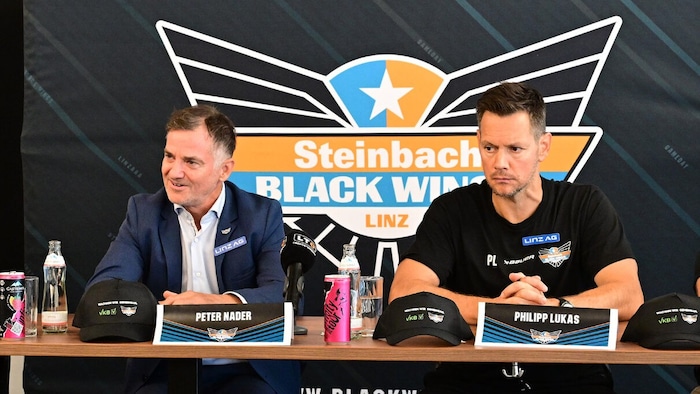 Bezüglich des auslaufenden Vertrags laufen zwischen Black-Wings-Boss Nader und Lukas die ...