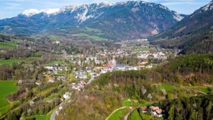 Die pittoreske Gemeinde Reichenau an der Rax in Niederösterreich wurde zum Ziel einer groß ...