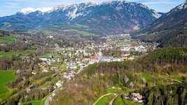 Die pittoreske Gemeinde Reichenau an der Rax in Niederösterreich wurde zum Ziel einer groß ...