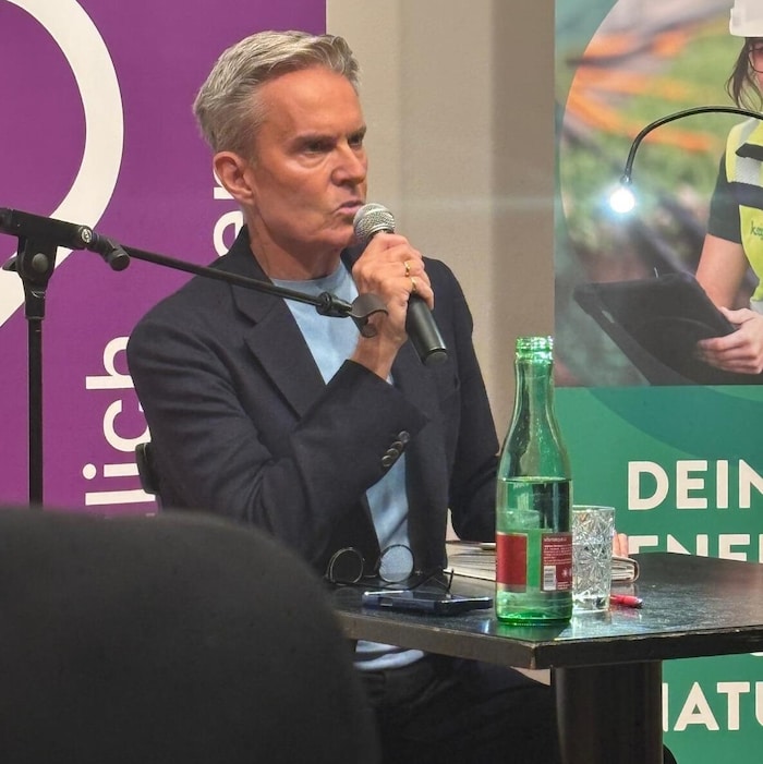 Alfons Haider bei seiner Lesung im Amthof Feldkirchen.