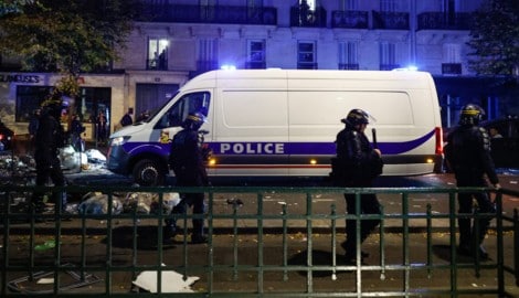 Nach den Unruhen wurden nächtliche Ausgangssperren in zentralen Teilen von Paris und anderen ...