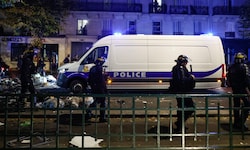 Nach den Unruhen wurden nächtliche Ausgangssperren in zentralen Teilen von Paris und anderen ...