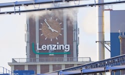 Die Lenzing aus OÖ schrieb zuletzt 2,6 Milliarden Euro Umsatz.