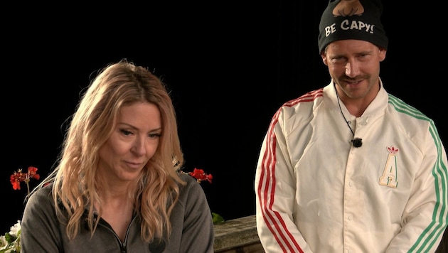 Beim ersten „Rein-Raus-Spiel“ kommt es für Simone Lugner und Alexander Schneller im „Forsthaus ...