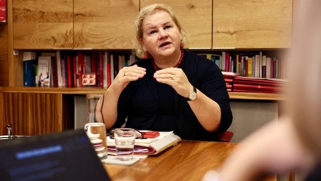 Sozialministerin Korinna Schumann verteidigt im „Krone“-Interview die neuen Regeln in der ...