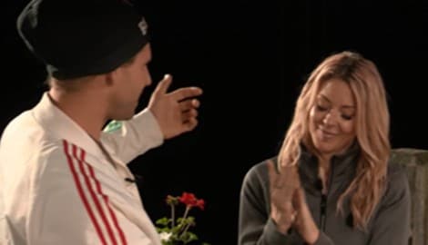 Alexander Schneller und Simone Lugner haben im „Raus-Rein-Spiel“ kein Glück und müssen das ...