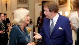 Königin Camilla mit ihrem Sohn Tom Parker Bowles