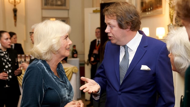Königin Camilla mit ihrem Sohn Tom Parker Bowles