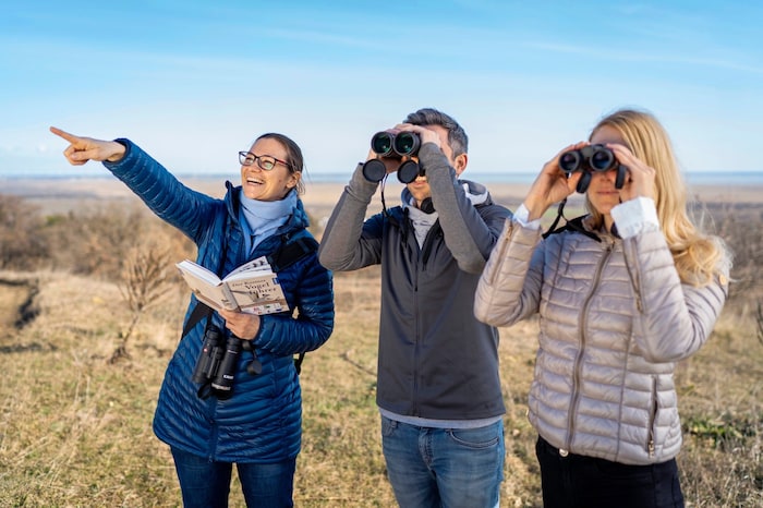 Auf Erkundungstour geht man am besten mit einem Ranger oder wie am Bild auf eigene Faust.