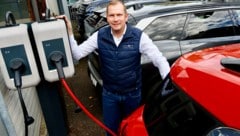 Martin Karner vom Autohaus Fior in Graz bestätigt: Die Nachfrage nach E-Autos steigt.