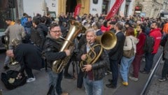 Vor der Landtagssitzung am Dienstag wurde gegen die Kürzungen protestiert. 
