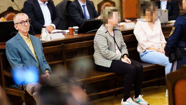 Paal und die beiden Frauen auf der Anklagebank