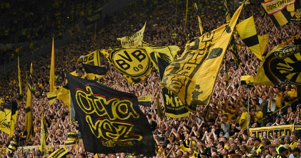 Pontokat ér a mobilmentesség: a Dortmund díjazza a szurkolókat, ha elteszik a telefont