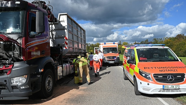 Der Mann wurde vom Lkw erfasst.